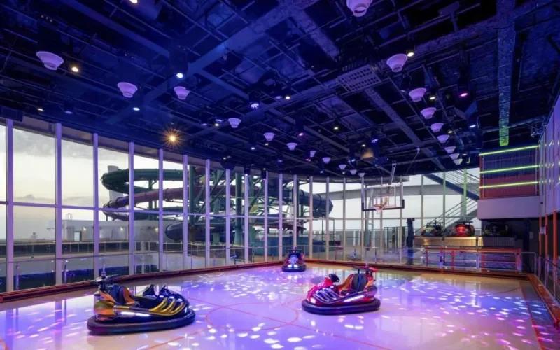 Многофункциональная спортивная площадка Sportplex Лайнера MSC World America