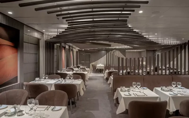 Ресторан Le Dunes  Лайнера MSC World Asia