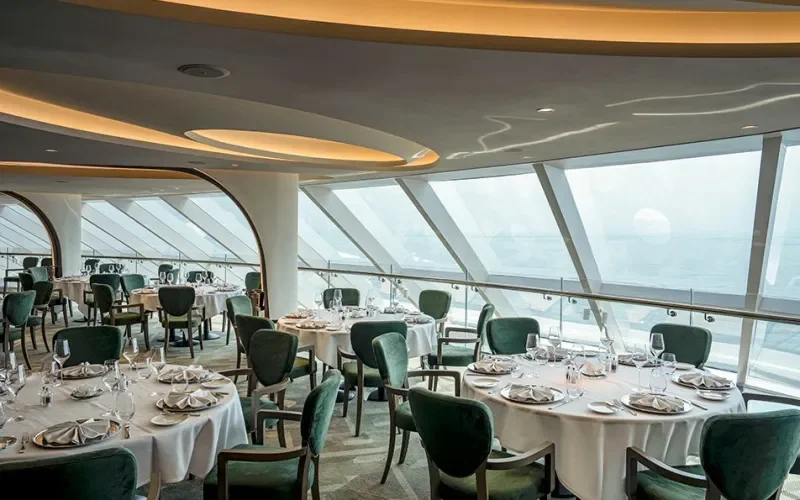 Ресторан MSC Yacht Club Лайнера MSC World Asia