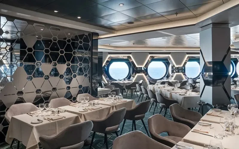 Ресторан Exagon Лайнера MSC World Asia