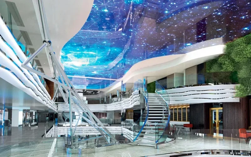 Внутренний променад лайнера MSC World Europa Лайнера MSC World Europa