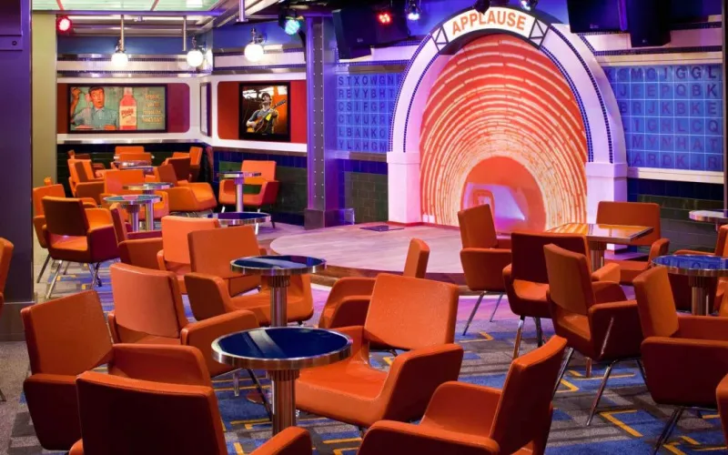 Музыкальный зал  Лайнера Oasis of the Seas