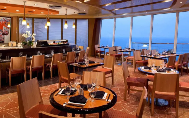 Ресторан  Лайнера Oasis of the Seas