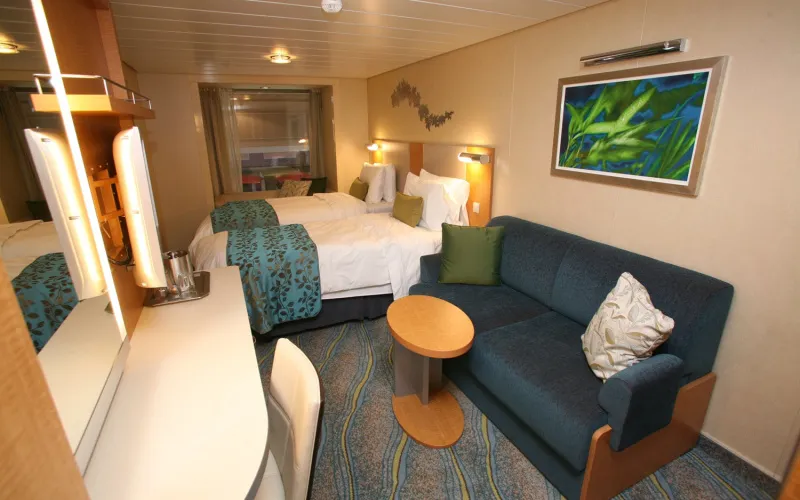 Каюта с окном  Лайнера Oasis of the Seas