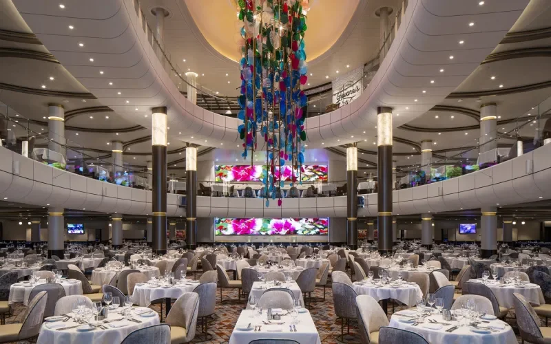Основной ресторан  Лайнера Odyssey of the Seas