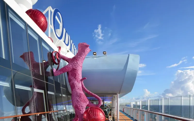 Верхняя палуба  Лайнера Odyssey of the Seas