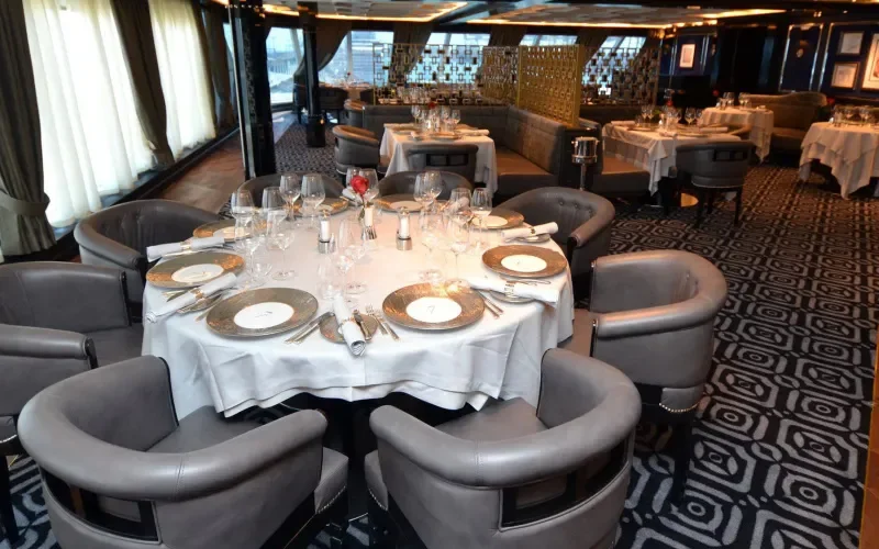 Лайнера Seven Seas Explorer