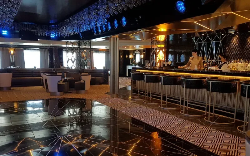 Лайнера Seven Seas Explorer
