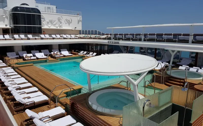 Лайнера Seven Seas Explorer