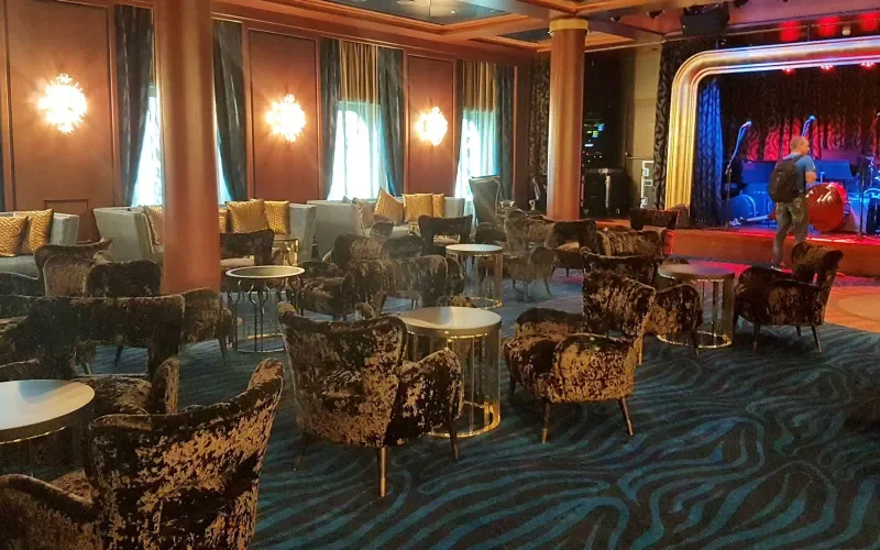 Лайнера Seven Seas Explorer