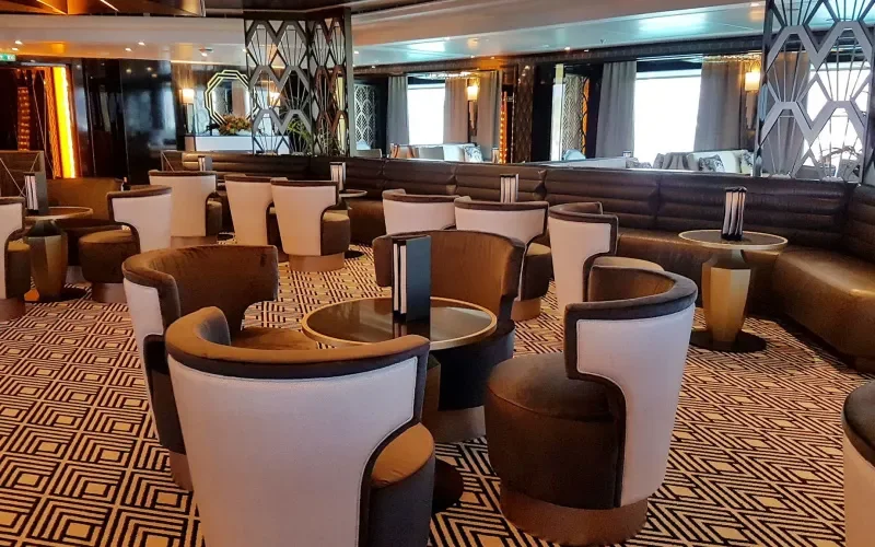 Лайнера Seven Seas Explorer