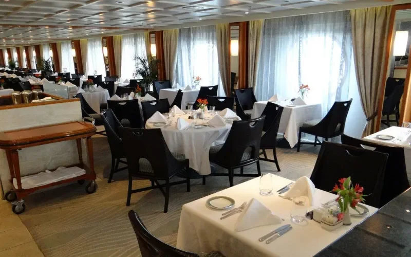 Лайнера Seven Seas Voyager