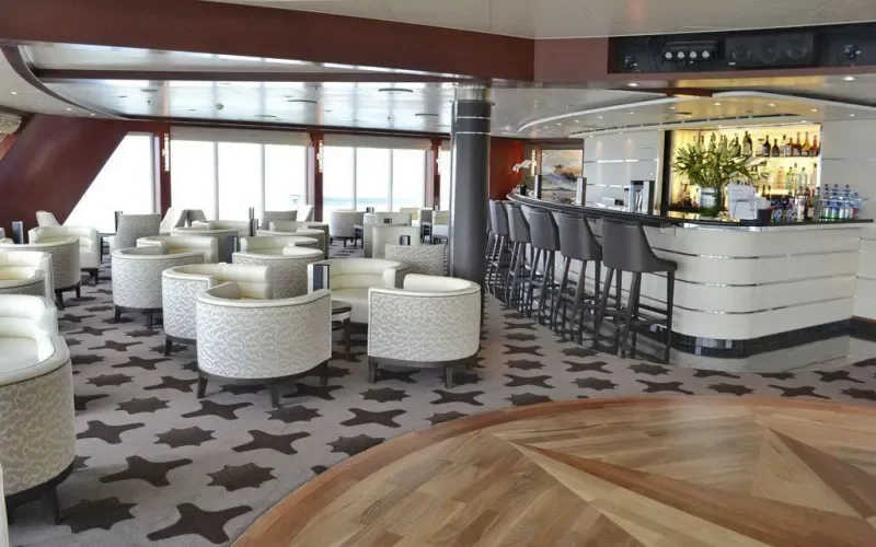 Лайнера Seven Seas Voyager