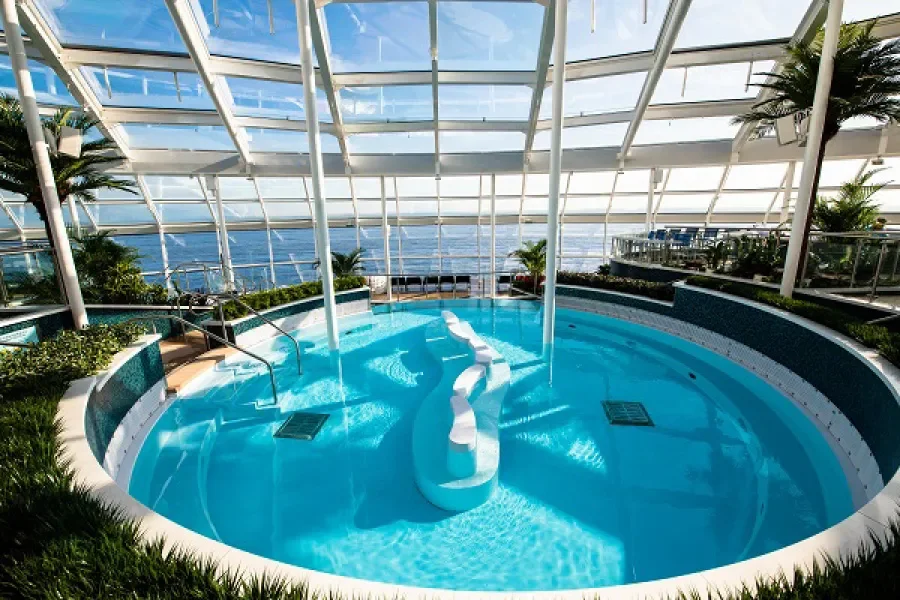 Бассейн Теплохода Spectrum of the Seas (Русскоязычные круизы)