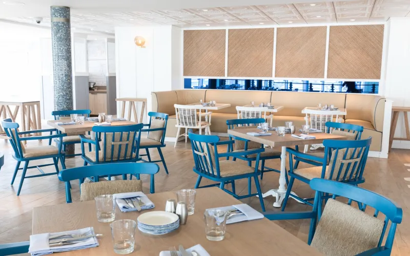 Ресторан морепродуктов Hooked Seafood Лайнера Symphony of the Seas