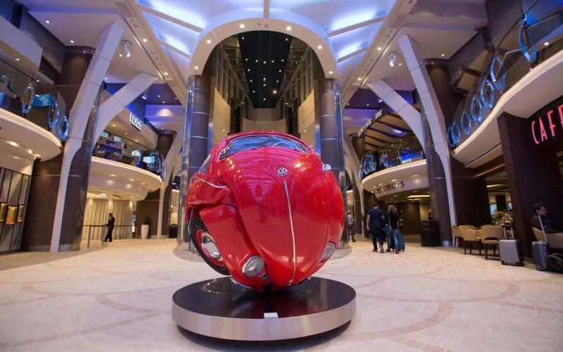 Внутреннее пространство Лайнера Symphony of the Seas