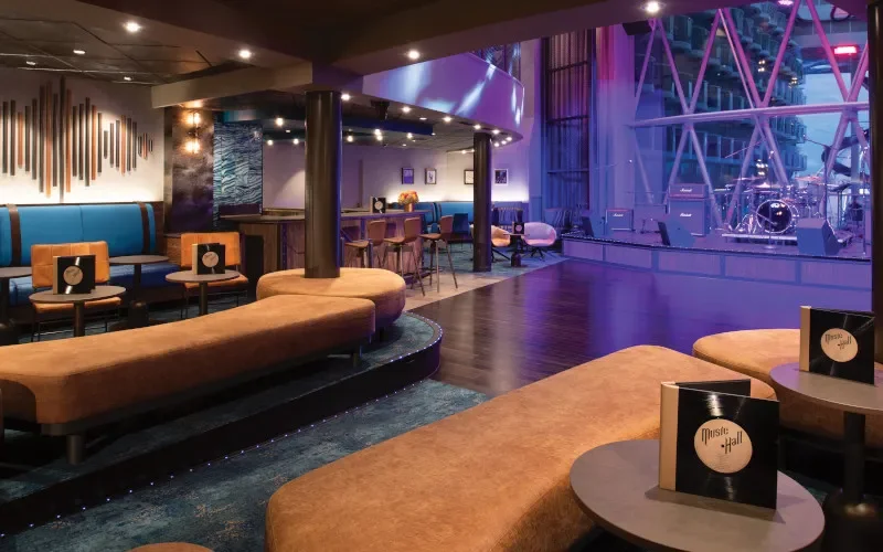 Развлекательное пространство Music hall Лайнера Utopia Of The Seas