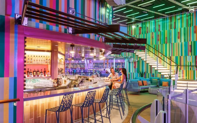 Бар Lime&Coconut Лайнера Utopia Of The Seas