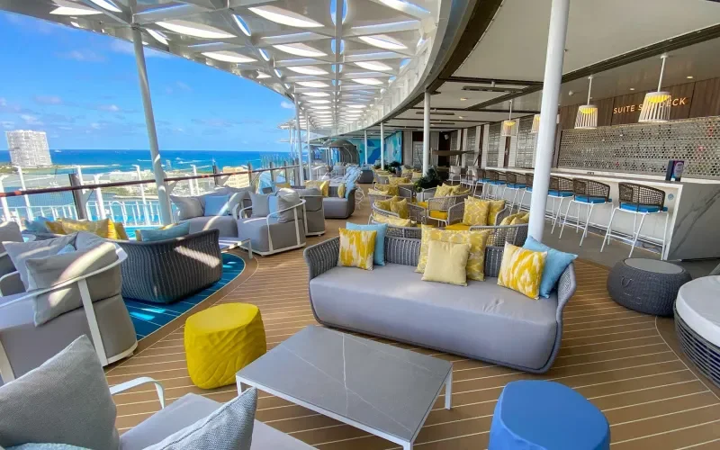 Солнечная палуба для сьютов  Лайнера Wonder of the Seas