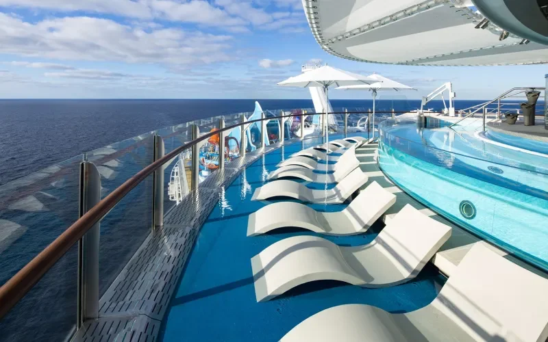 Солнечная палуба для сьютов  Лайнера Wonder of the Seas