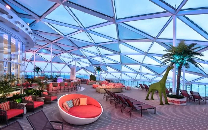 Зона для отдыха Solarium Лайнера Wonder of the Seas