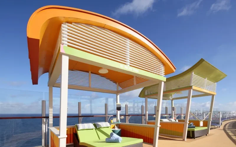 Палуба с бассейнами Лайнера Wonder of the Seas