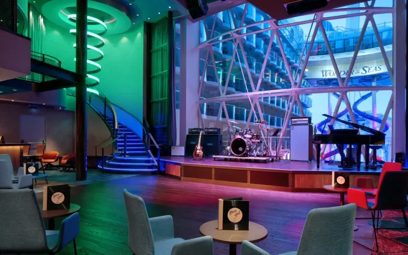 Развлекательное пространство Music hall Лайнера Wonder of the Seas