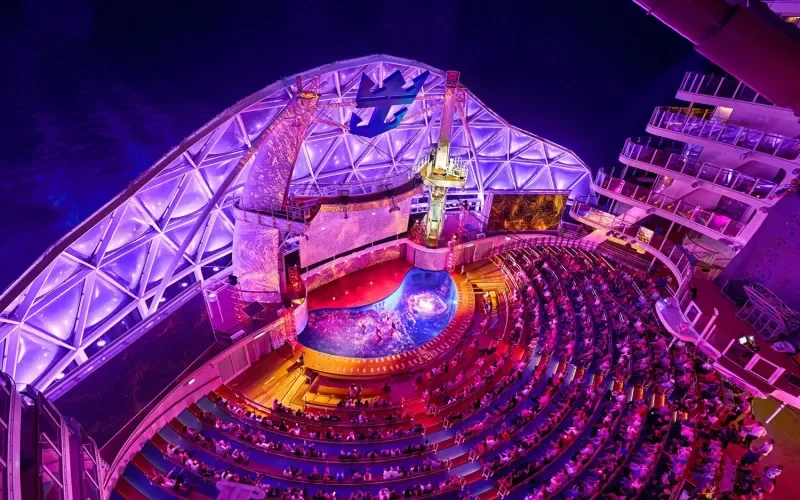 Театр AquaTheater Лайнера Wonder of the Seas